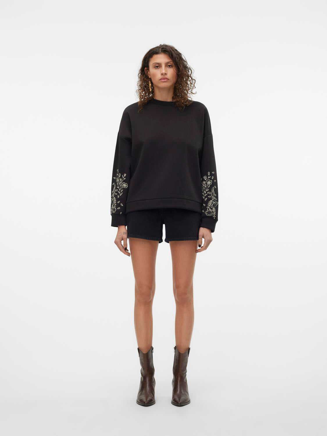 model_shot-front_full